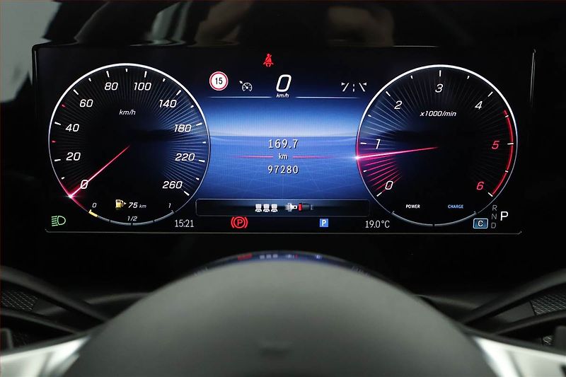 Mercedes-Benz Třídy C (2023) C 200 d - fotka 15 z 21
