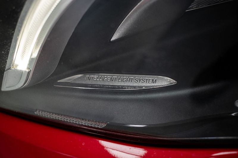 Mercedes-Benz GLA 220d 4MATIC*HARMAN*KAMERA*ČR 1 - fotka 36 z 41