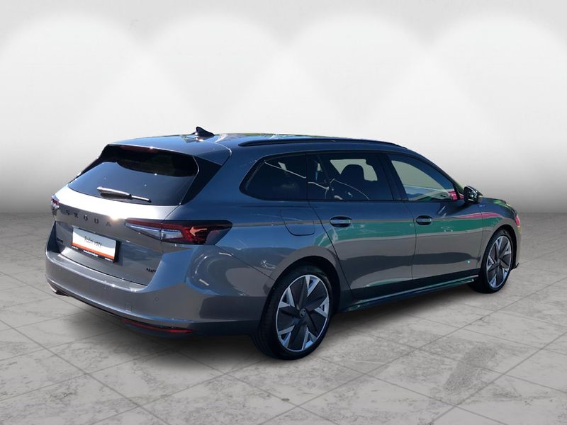 Škoda Superb Combi 2.0 TDi DSG 7st. SPORTLI - fotka 2 z 30