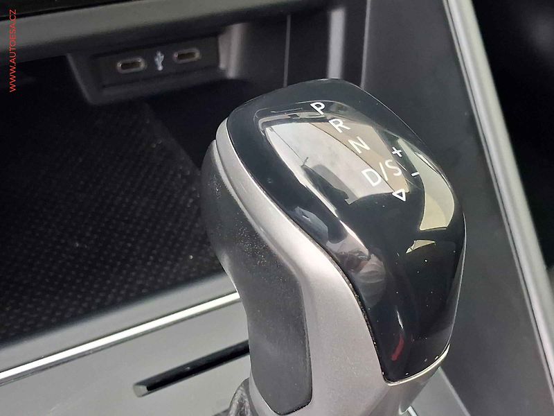Volkswagen Taigo (2023) 1.0TSi, R-Line, DSG, LED - fotka 14 z 19