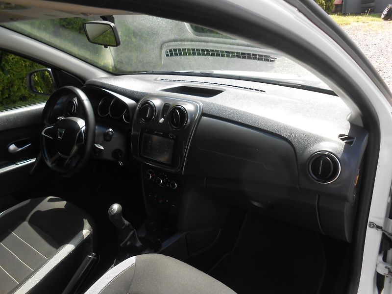 Dacia Sandero STEPWAY,NAVI,KAMERA,LED! - fotka 18 z 44