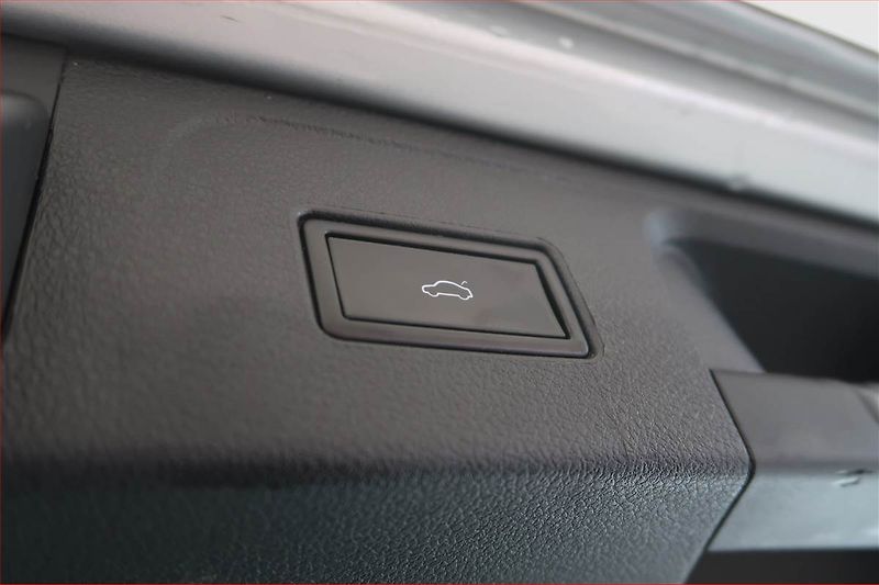Volkswagen Passat (2020) R-Line 2.0 TDI, Automat, Kůže - fotka 18 z 18