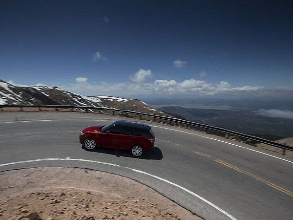 Range Rover Sport.