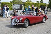 Stovka nablýskaných motocyklů a automobilů předválečné a meziválečné éry vyrazila v neděli z Horního náměstí v Přerově na spanilou jízdu regionem. Nejstarší účastnicí byla 88letá Libuše Šulcová. Vyrazila na motocyklu BSA 770 se sidecarem z roku 1928.