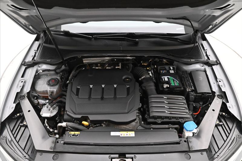 Volkswagen Passat 2,0 TDI 110 kW DSG Elegance Zá - fotka 9 z 33
