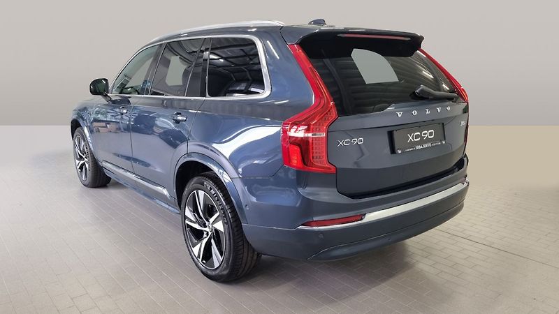 Volvo XC90 (2025) B5 2.0L 250+14 HP AT8 AWD PLUS - fotka 3 z 20