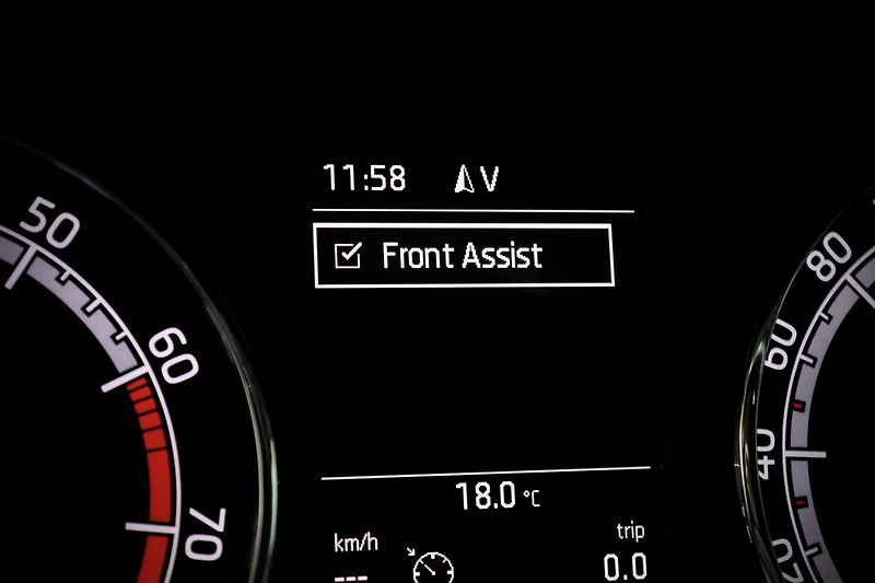 Škoda Octavia 3 FL Combi 1.4 TSI 110 kW - fotka 28 z 37
