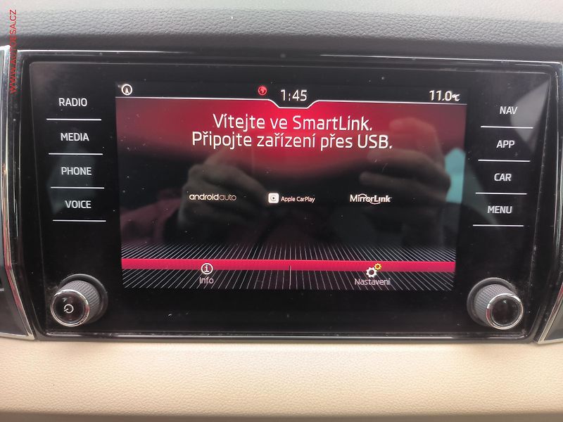 Škoda Karoq (2018) 1.5 TSi, Style, DSG, panor - fotka 14 z 26