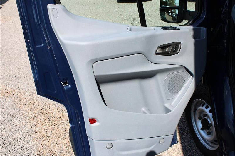 Ford Transit 2,2 TDCi valník + plachta - fotka 21 z 30