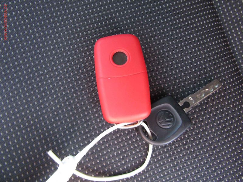 Volkswagen up! (2012) 1.0 i, AC - fotka 16 z 17