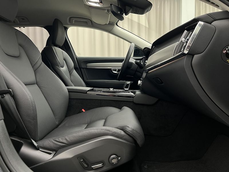 Volvo V90 T6 AWD RECHARGE DARK PLUS - fotka 18 z 46