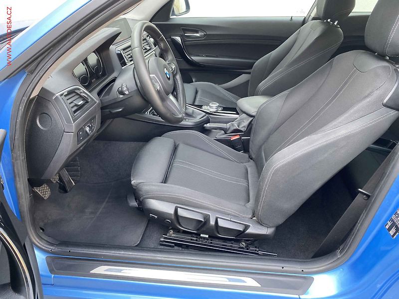 BMW Řada 2 (2019) 2.0d 218d, ČR, LED, navi - fotka 9 z 18