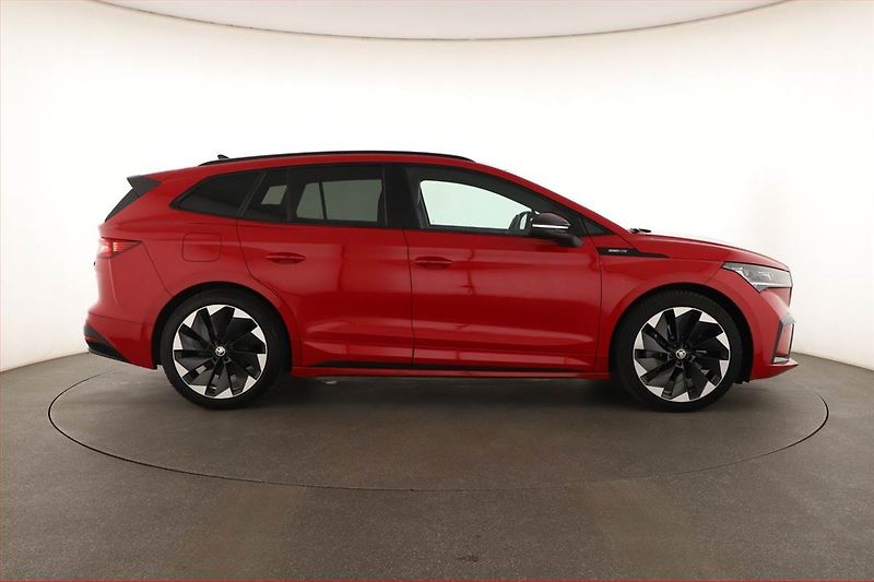 Škoda Enyaq (2022) Sportline iV 80 (82 kWh) - fotka 6 z 20