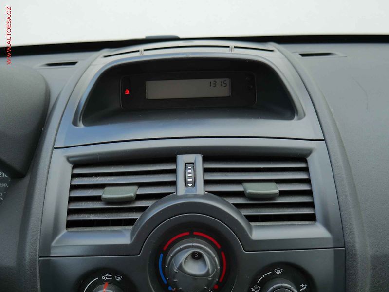 Renault Mégane (2006) 1.4i, ČR - fotka 13 z 16