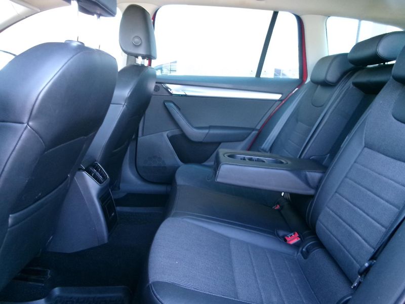 Škoda Octavia 4X4 AUTOKLIMA TAŽNÉ - fotka 14 z 34