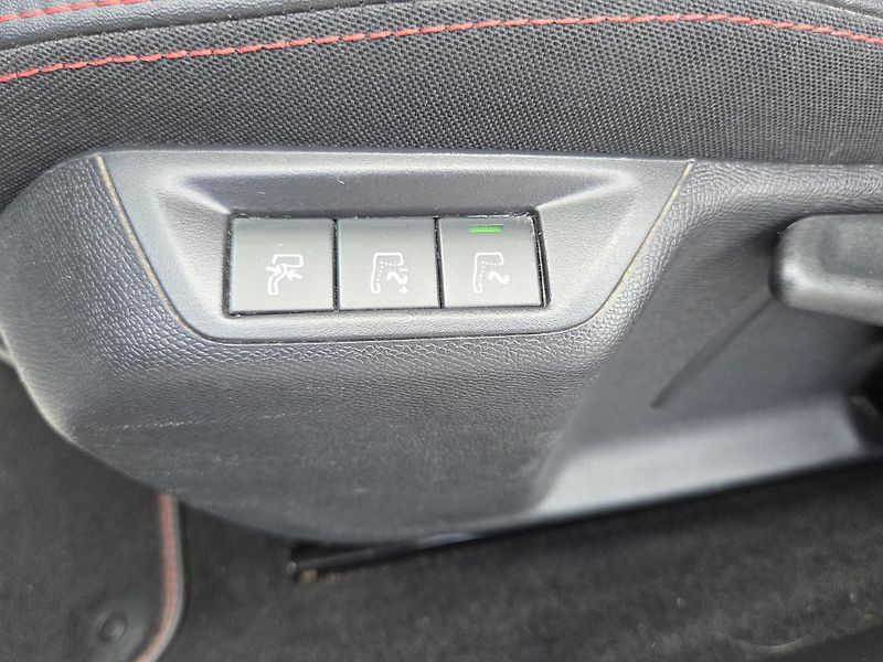Peugeot 308 (2018) 2.0 BHDi 180 GT EAT8 - fotka 29 z 32