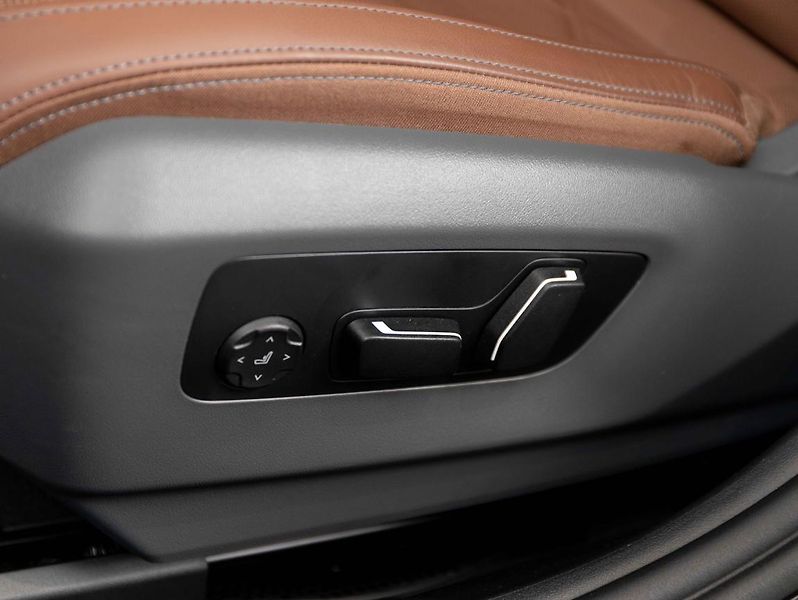 BMW Řada 5 540d xDrive Touring - fotka 19 z 20