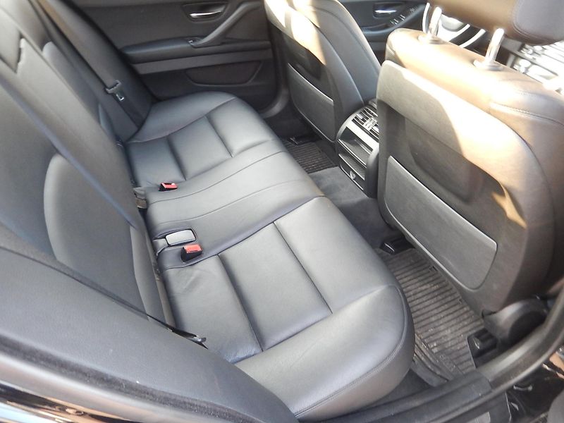 BMW Řada 5 520d XDRIVE, ČR, SERVISKA - fotka 12 z 32