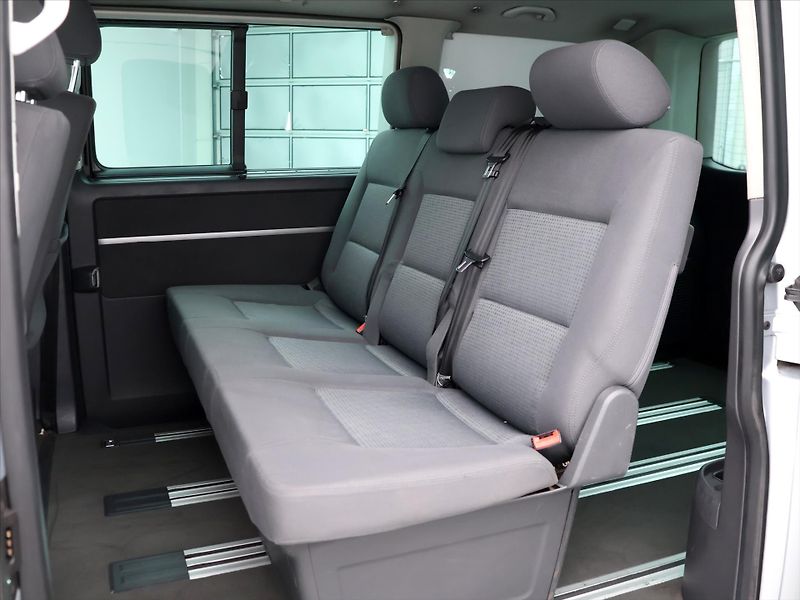 Volkswagen Multivan 2,5 TDI 96kW Comfortline - fotka 14 z 29
