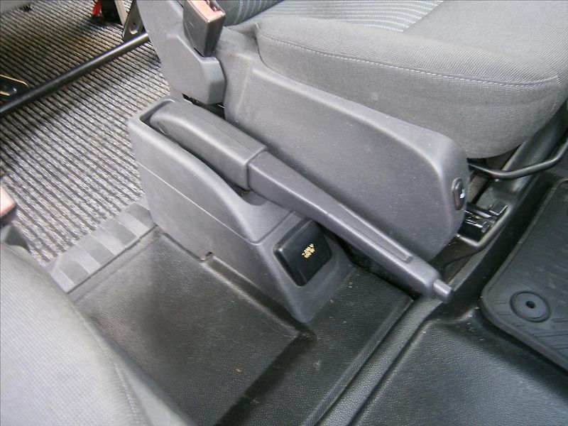 Ford Transit Custom 2,2 TDCI 114 KW 2X ŠOUPAČKY KL - fotka 15 z 20