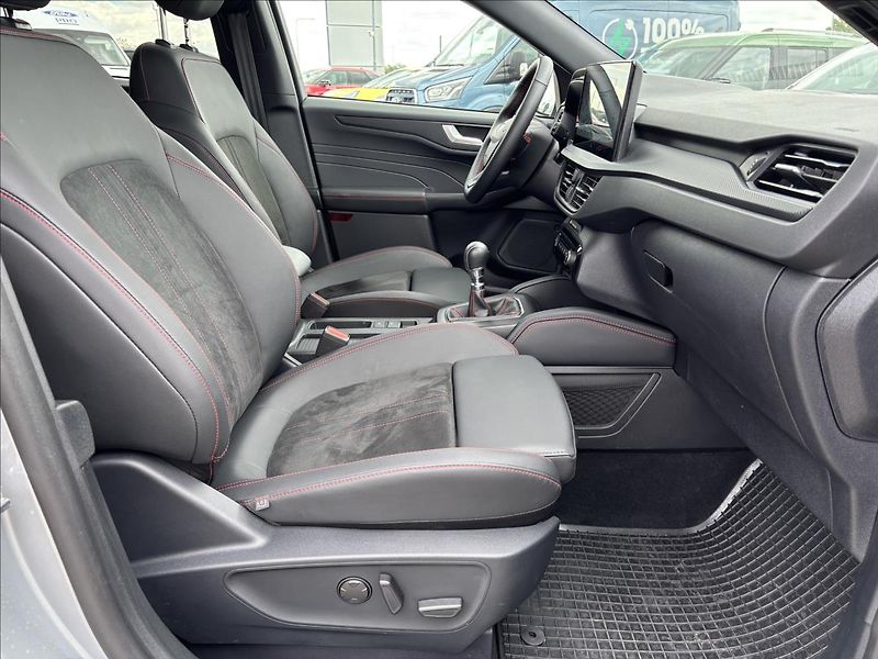 Ford Kuga 1,5 EcoBoost 111 kW ST-Line X - fotka 17 z 42
