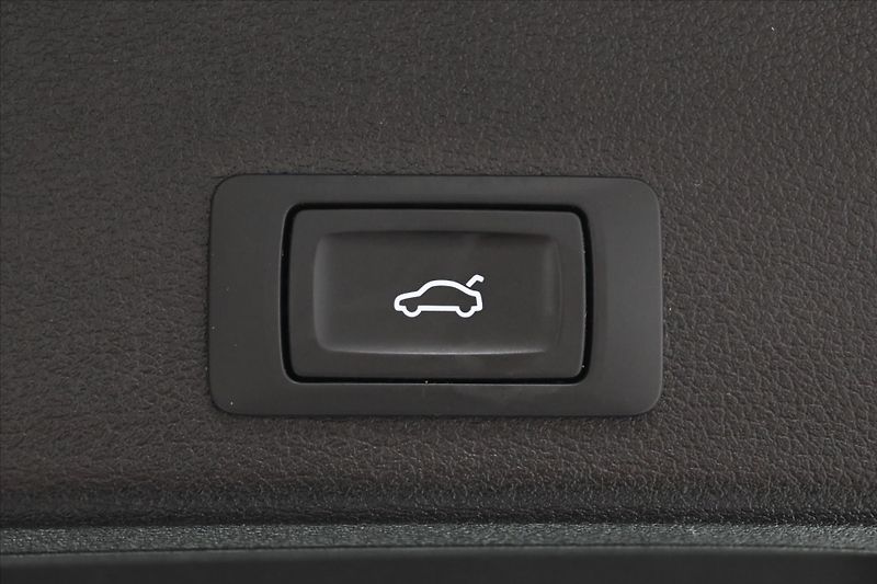 Audi A4 2,0 40TDI 150 kW S-Tronic Záru - fotka 29 z 34