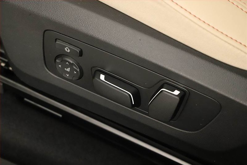 BMW X3 (2025) 20 xDrive - fotka 22 z 26