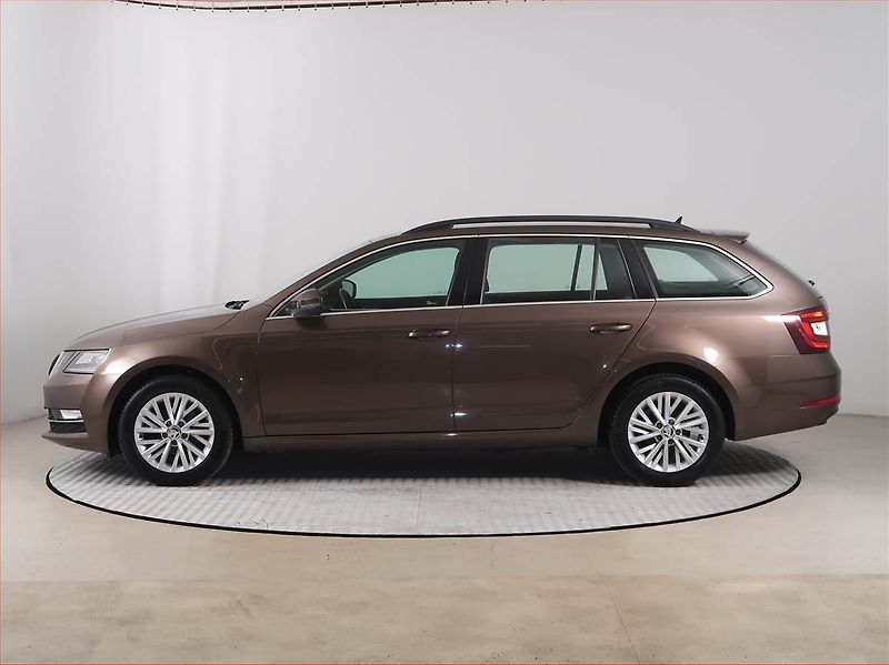 Škoda Octavia (2018) 1.6 TDI, Navi, Tempomat - fotka 3 z 16