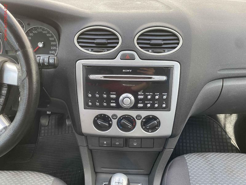 Ford Focus (2005) 1.6TD, 1.maj, servis.kniha - fotka 12 z 16
