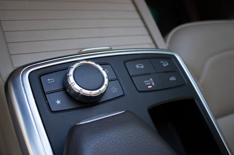 Mercedes-Benz Třídy M Servisované, AMG paket, tažné, - fotka 28 z 42