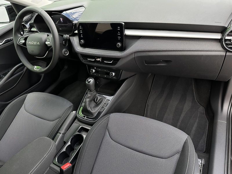Škoda Fabia 1.0TSi 95PS LED V.Cockpit Clim - fotka 34 z 34