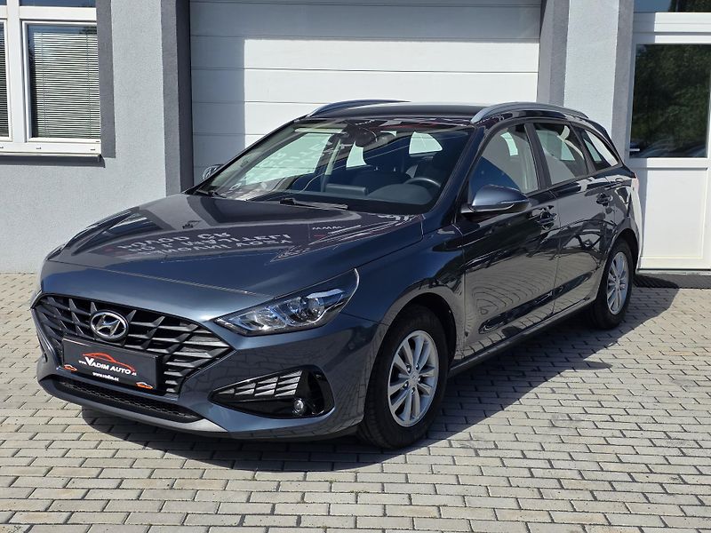 Hyundai i30 (2022) 1.5i COMFORT TAŽNÉ KAMERA - fotka 2 z 21