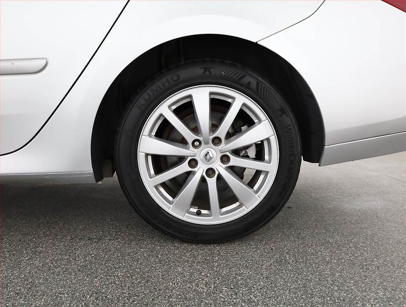 Renault Laguna (2011) 2.0 DCi, po STK, Tažné - fotka 19 z 19
