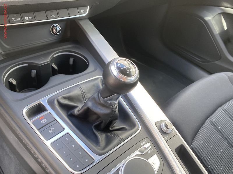 Audi A4 (2017) 1.4 TFSi, Bixen, +ALU - fotka 16 z 21