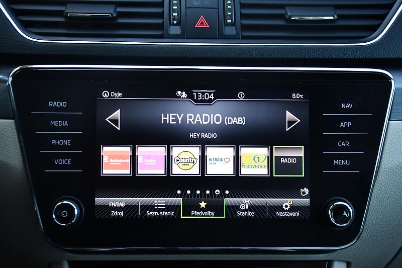 Škoda Superb 2.0TDi147kW STYL DSG 4X4 ČR 1M - fotka 29 z 42