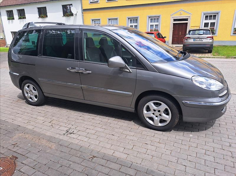 Peugeot 807 2,0 HDI - fotka 11 z 41