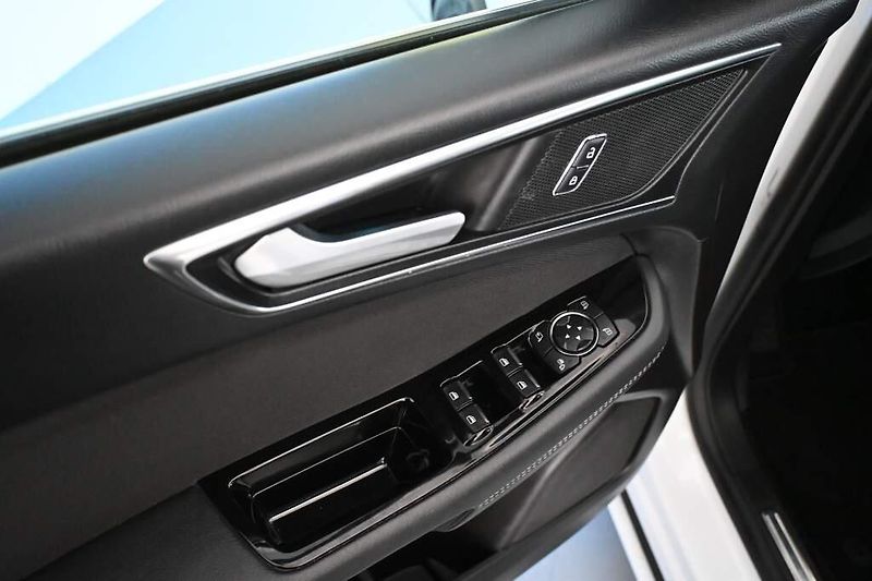 Ford S-MAX (2020) 2.0 LED SONY ACC 8AT ECOBLUE T - fotka 16 z 36