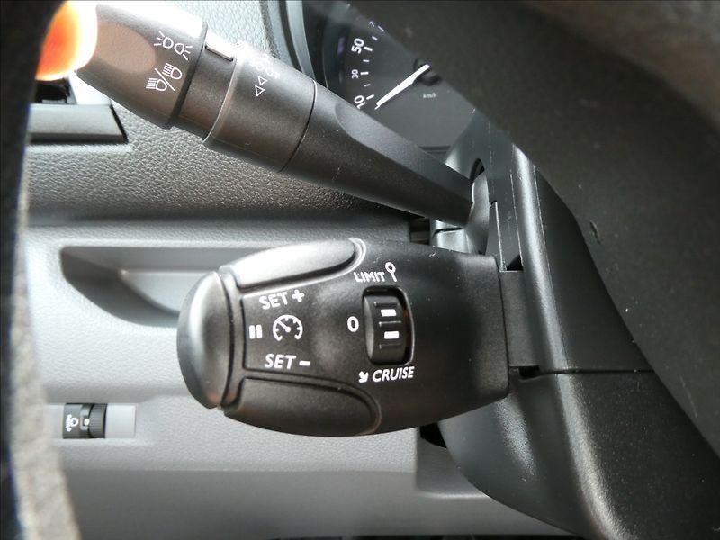 Peugeot Expert 1,5 HDi 1.MAJ.,LONG,9.míst,DPH - fotka 32 z 44
