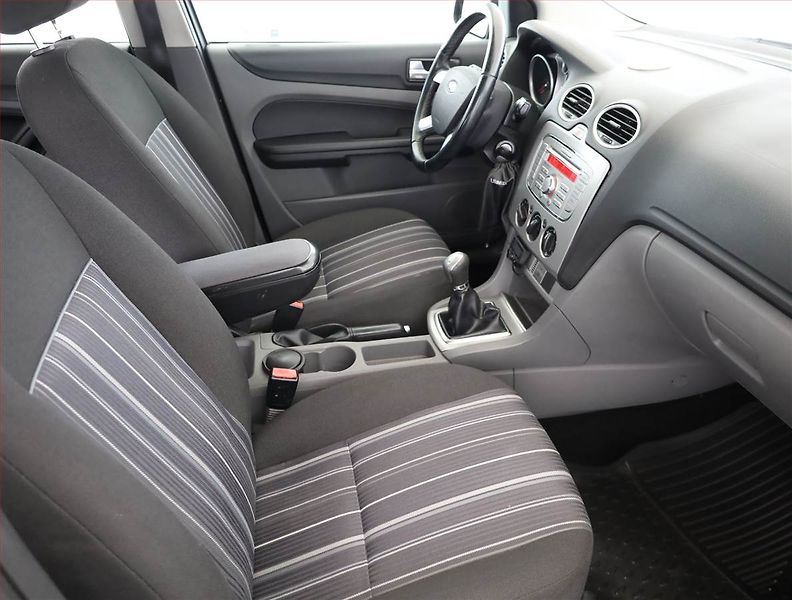 Ford Focus (2008) 1.6 TDCi, nová STK, Tažné - fotka 7 z 15