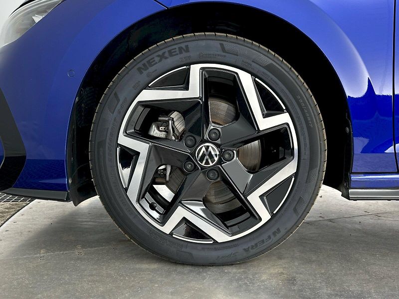 Volkswagen Golf (2025) R-Line 2.0 TSI 150kW 4Motion D - fotka 37 z 38