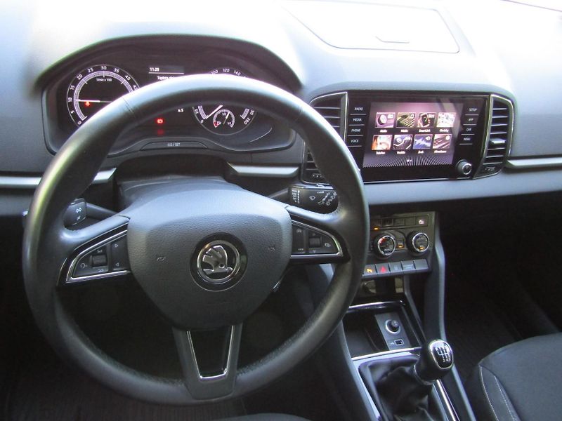 Škoda Karoq AmbitionPlus Drive 125let 1.6 - fotka 16 z 29