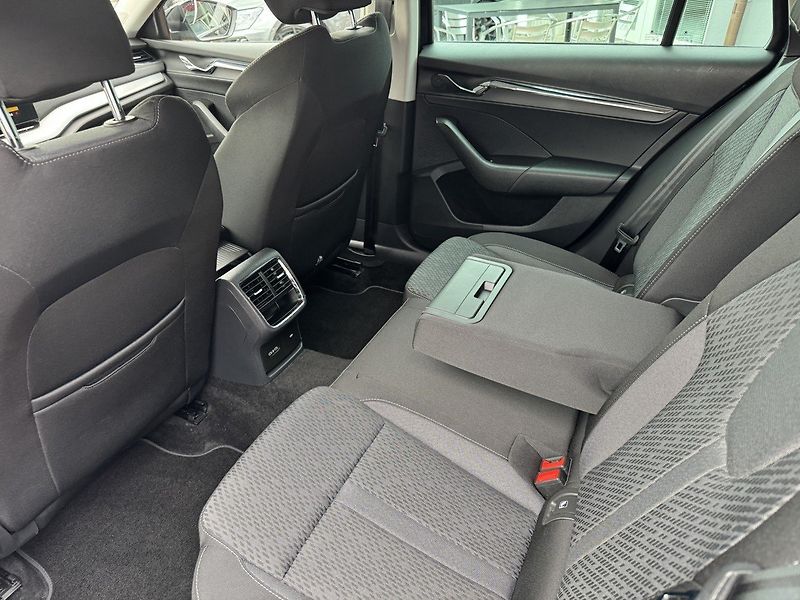Škoda Octavia (2022) 2.0TDi DSG LED Navi Kamera - fotka 24 z 50