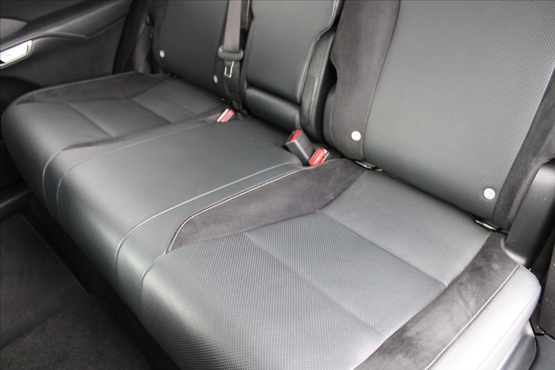 Lexus RX 500h 2,4 HEV  1.MAJ,A/T,4x4,FSPORT+ - fotka 35 z 48