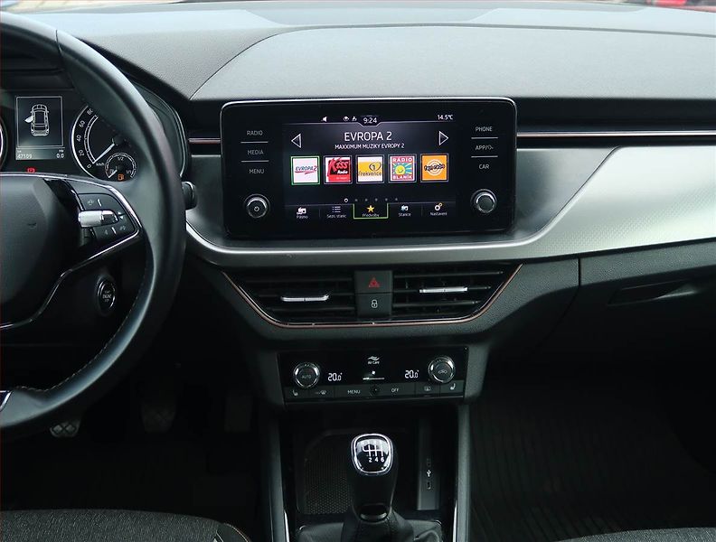Škoda Kamiq (2021) Style 1.0 TSI, Serv.kniha - fotka 18 z 19