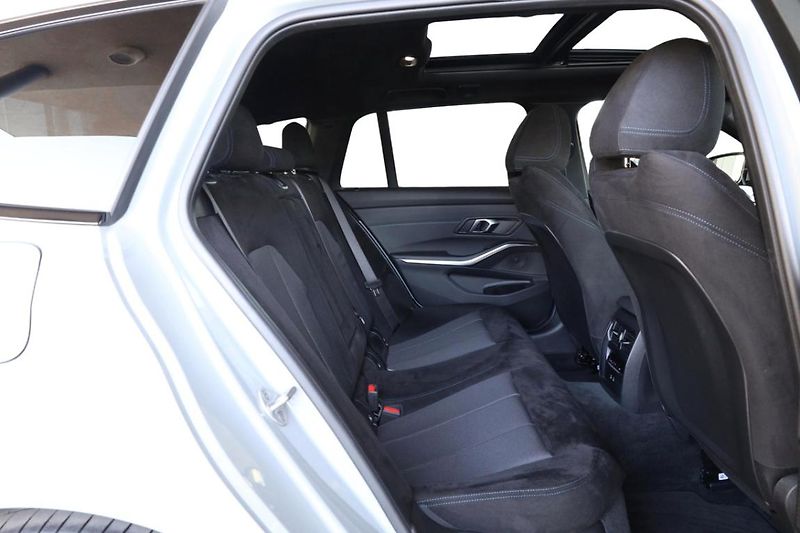 BMW Řada 3 330d xDrive Touring - fotka 6 z 25