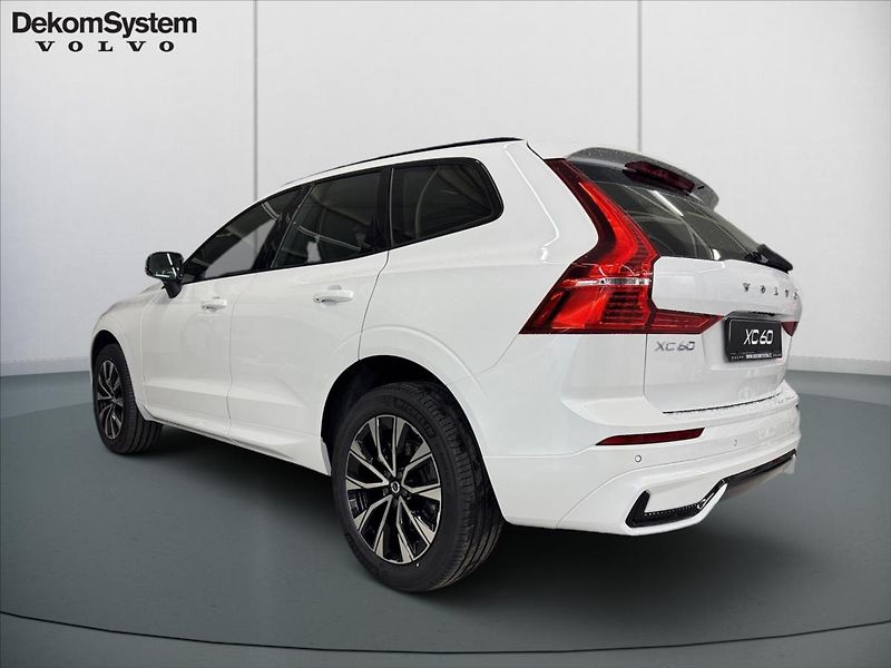 Volvo XC60 (2025) 2,0 B5 AWD Plus Dark 5949 - fotka 4 z 15