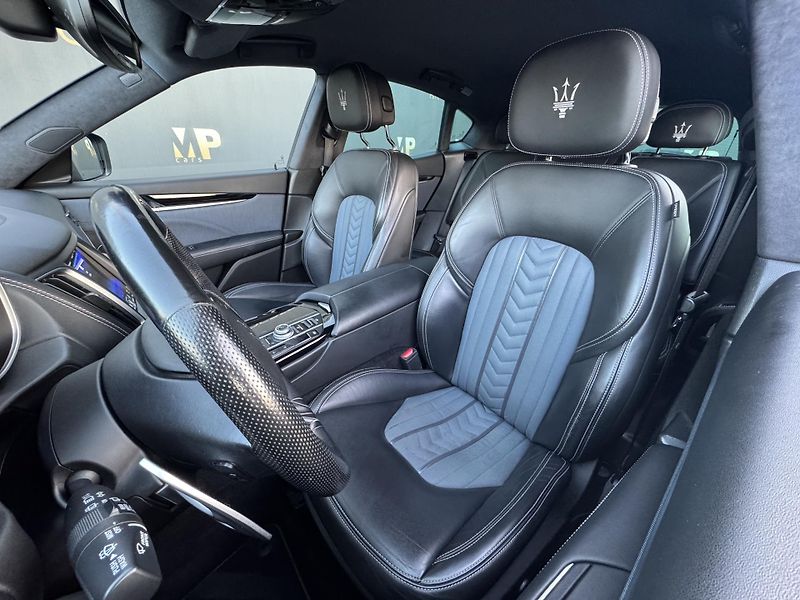 Maserati Levante (2018) GranLusso Q4, 3.0iV6 257kW, ČR - fotka 13 z 45