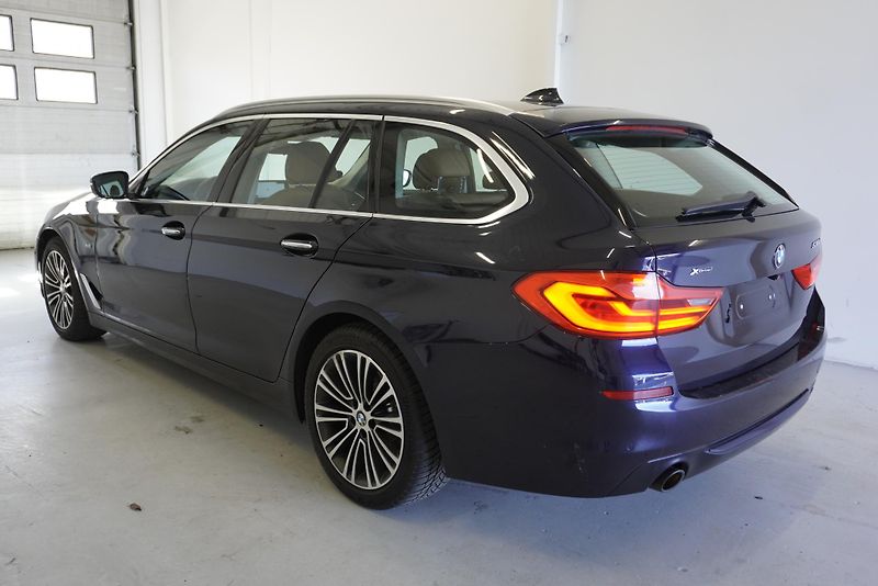 BMW Řada 5 3,0 XDRIVE AUT. - fotka 7 z 32