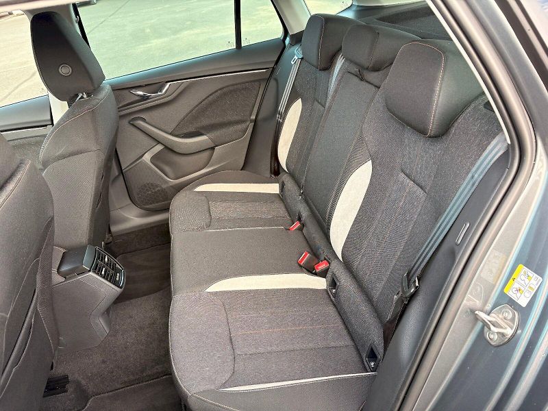 Škoda Kamiq (2026) Top Selection 1.0 TSI DSG - fotka 10 z 28