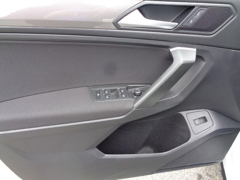 Volkswagen Tiguan 2.0 TDI DSG Life 7 míst 110kW - fotka 11 z 30